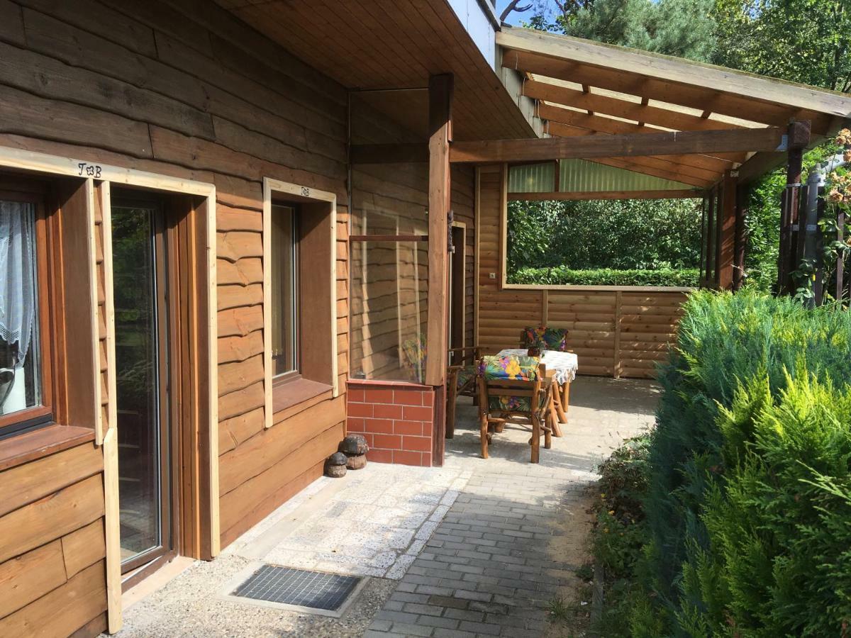 Holzhaus Trollbluemchen Am Wald Und See Neuruppin Luaran gambar