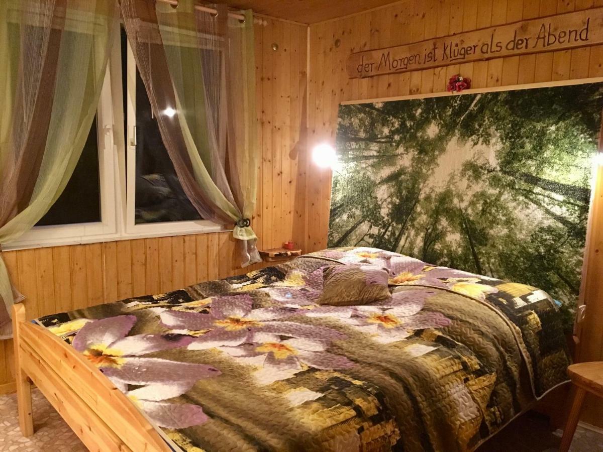Holzhaus Trollbluemchen Am Wald Und See Neuruppin Luaran gambar